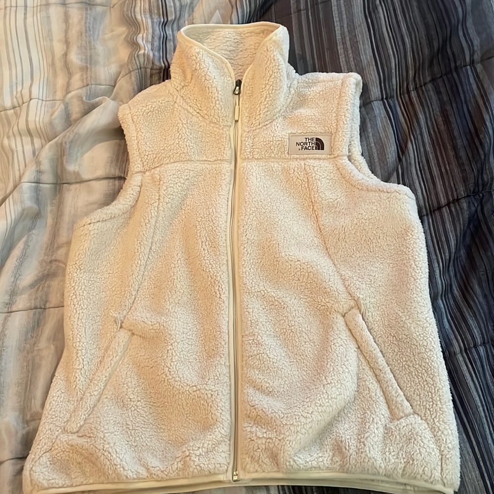 The North Face vest/ Cream/ White color/ size L
